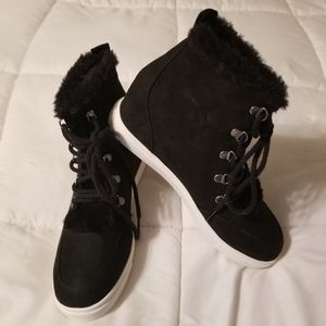 NWOT Madden Girl high top furry lined bootie back to school shoes sz 10M